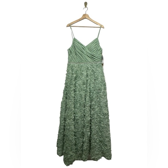 NWT SAY YES Juniors' 3D Rosettes-Skirt Shirred-Top Gown 16 - Picture 6 of 14